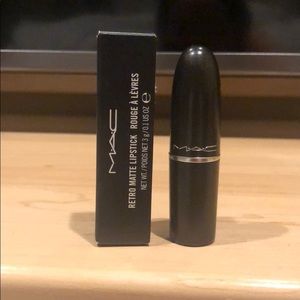 Mac “Ruby Woo”  retro matte lipstick